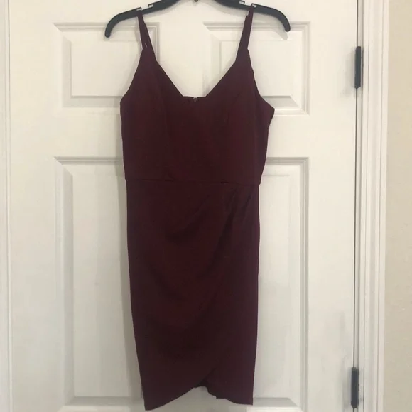 Lulu’s dress - Picture 3 of 7